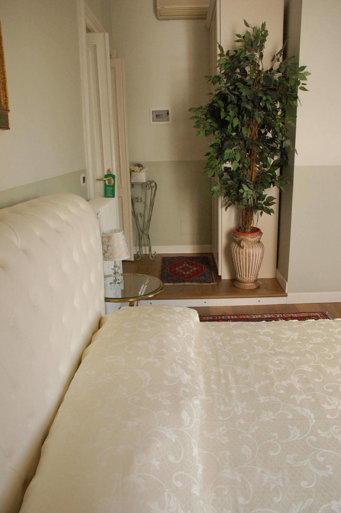 Charme Holidays Colosseum Guest house Rome